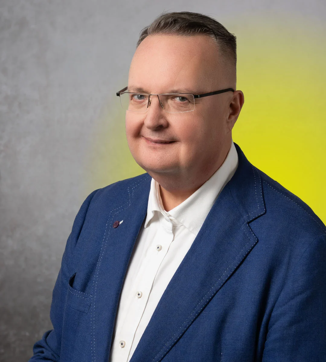 KRZYSZTOF J. FILIPIAK